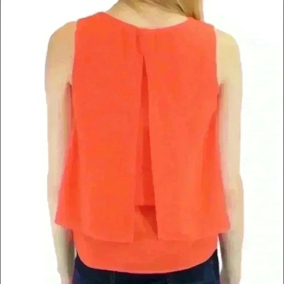 Business Casual Lightweight sleeveless layer tank - Picture 4 of 4